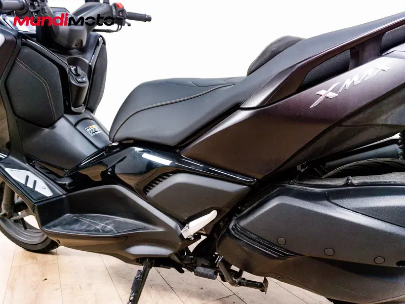 Yamaha X-Max 300 Tech Max (2020) (10)