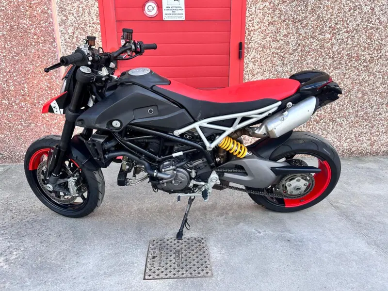 Ducati Hypermotard 950 RVE (2020) (4)