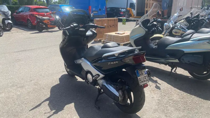 Yamaha T-Max 500 (2004 - 07) (4)