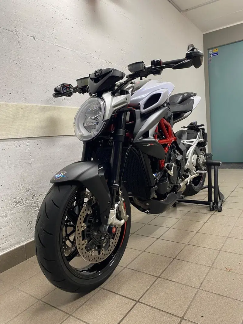MV Agusta Brutale 800 RR (2017 - 20) (10)
