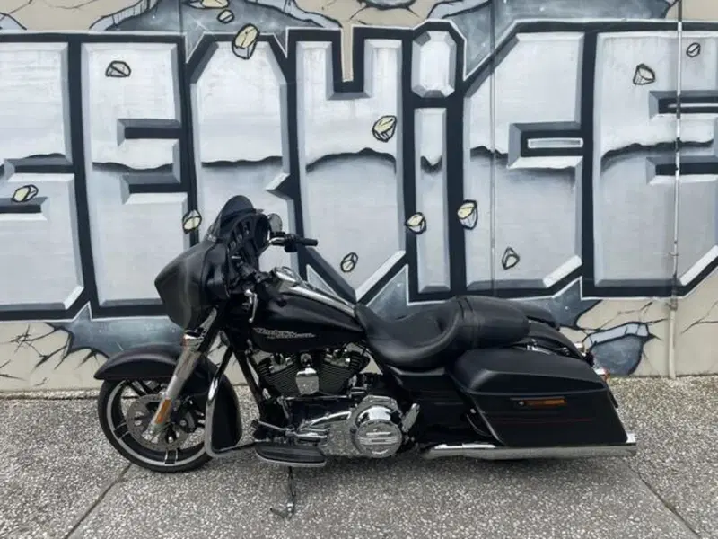 Harley-Davidson 107 Street Glide (2017 - 19) - FLHX (6)