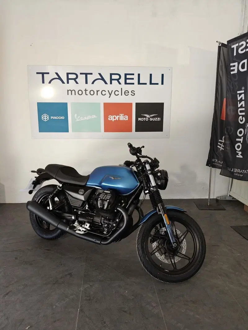 Moto Guzzi V7 Stone (2025 - 26) (5)