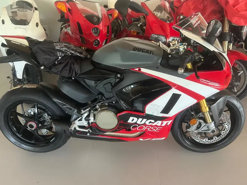 Ducati Panigale V2 Superquadro Final Edition (2024)