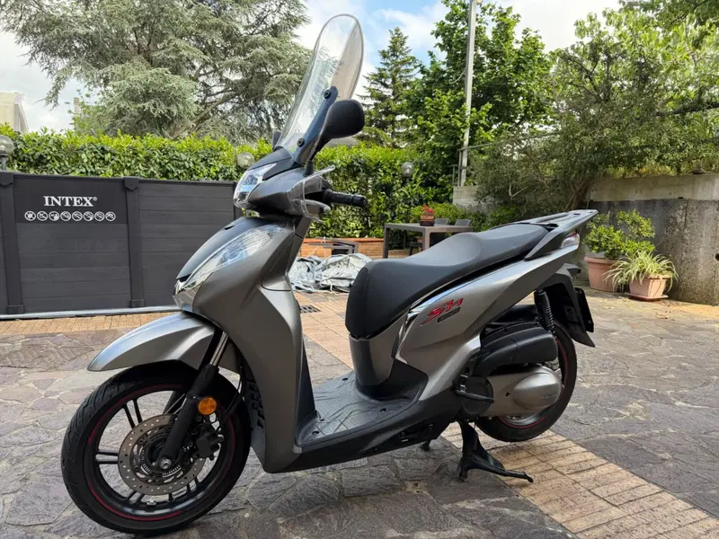 Honda SH 300 i Sport ABS (2018 - 20) (2)