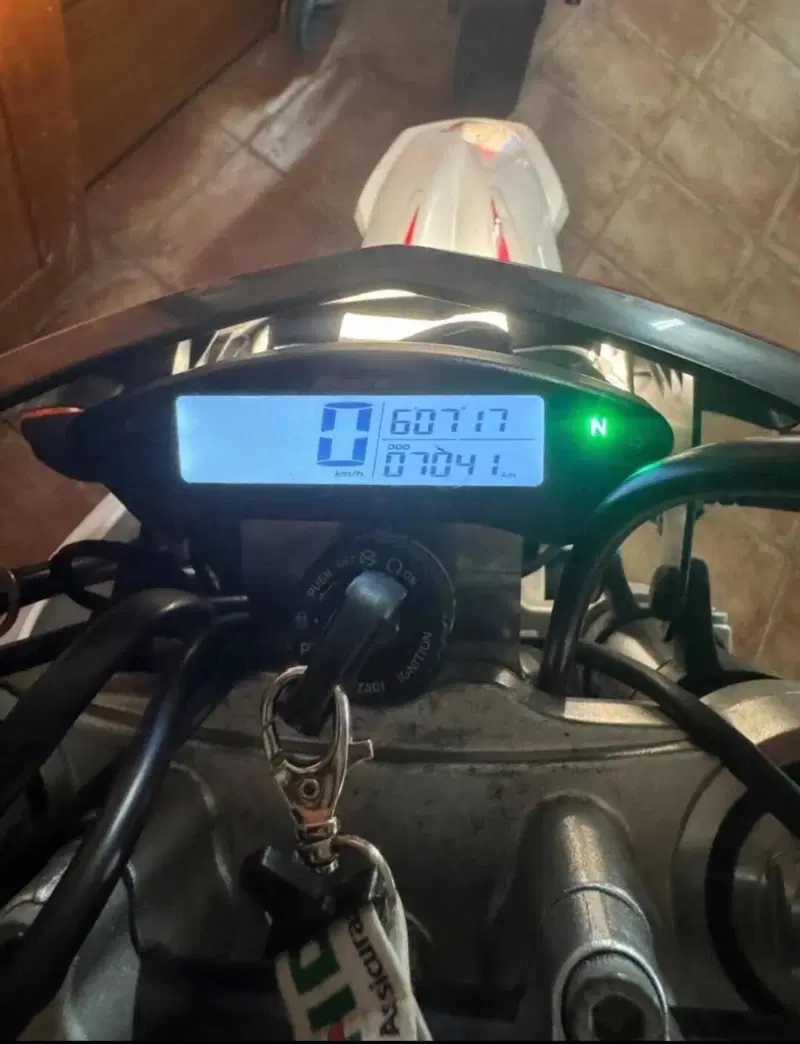 Fantic Motor Motard 50 Performance 2t (2020) (2)
