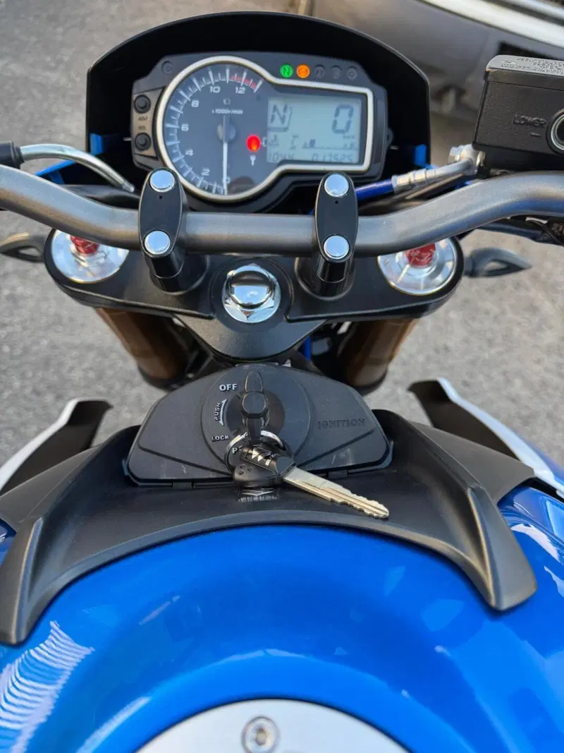 Suzuki GSR 750 Z ABS (2015 -16) (8)