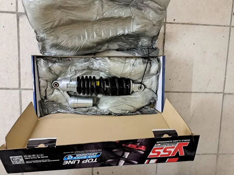 Moto Guzzi V85 TT Evocative Graphics (2021 - 23) (4)