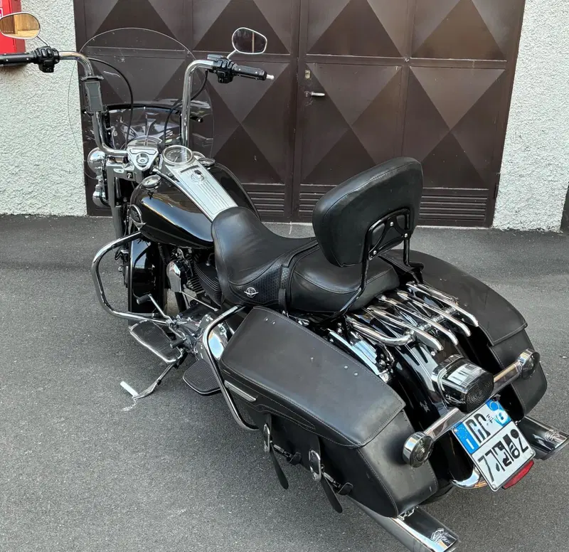 Harley-Davidson 1584 Road King Classic (2007 - 11) - FLHRCI (3)