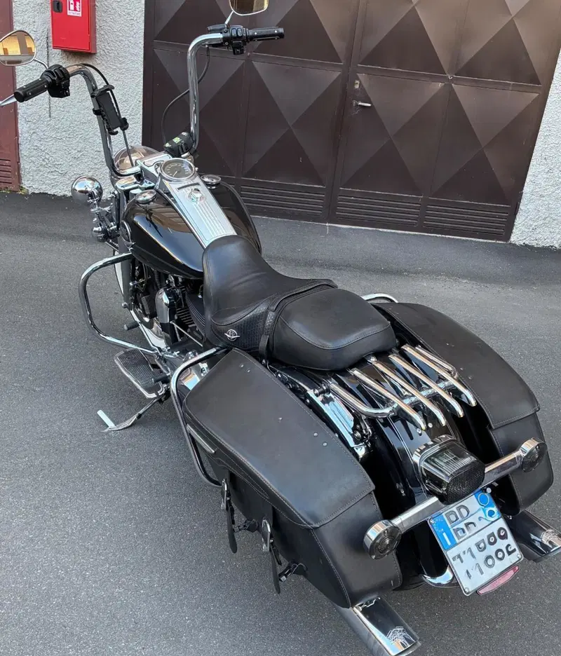 Harley-Davidson 1584 Road King Classic (2007 - 11) - FLHRCI (9)