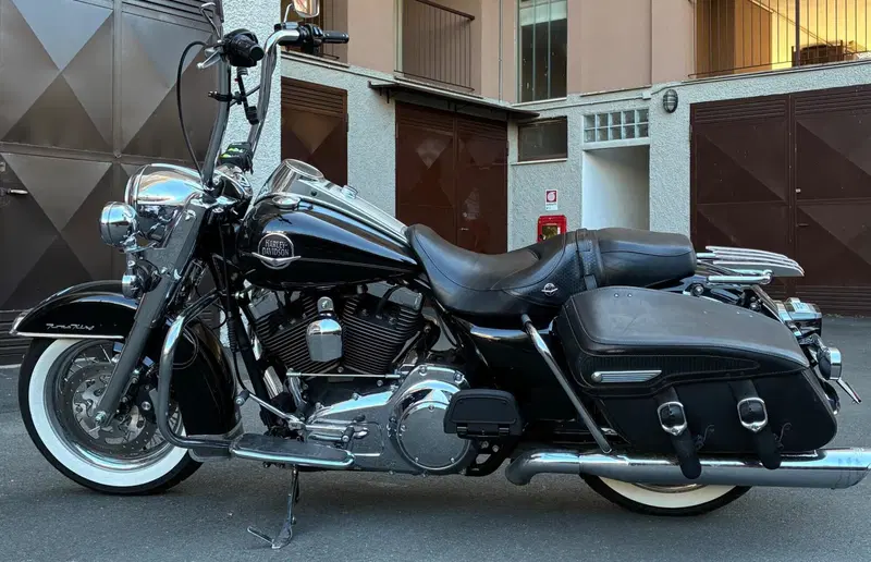 Harley-Davidson 1584 Road King Classic (2007 - 11) - FLHRCI (2)