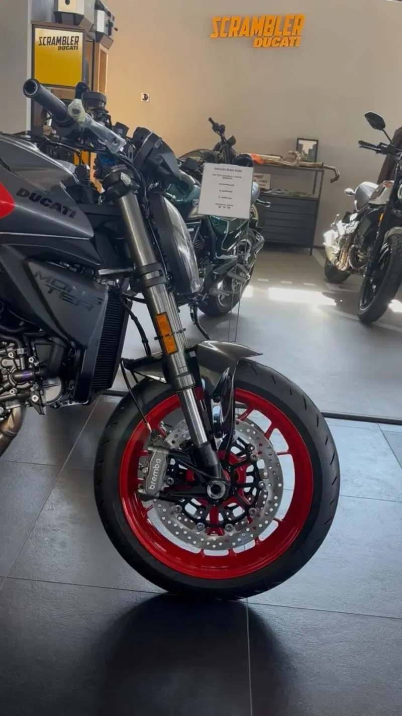Ducati Monster 890 + (2026) (4)