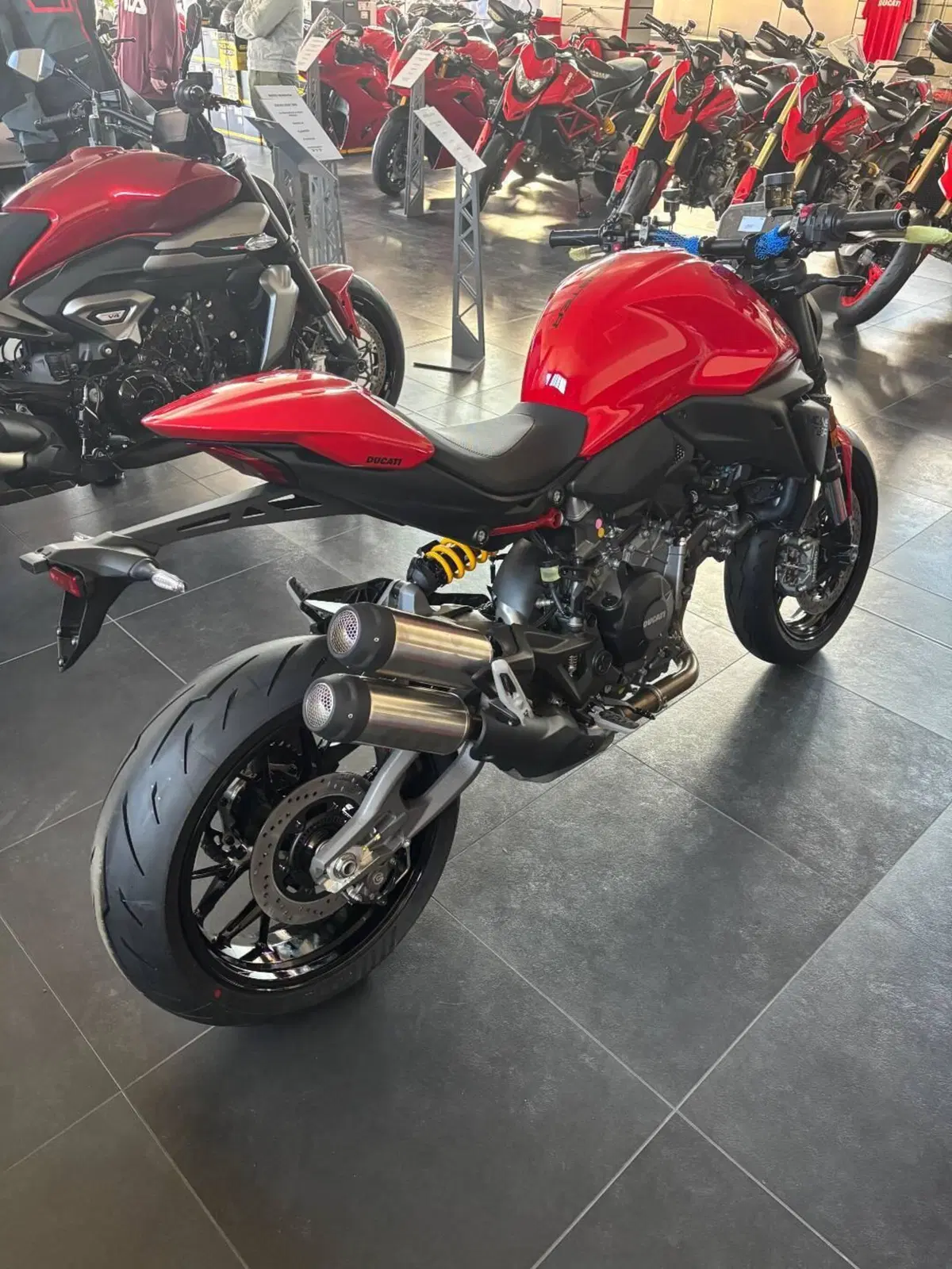 Ducati Monster 890 (2026) (2)