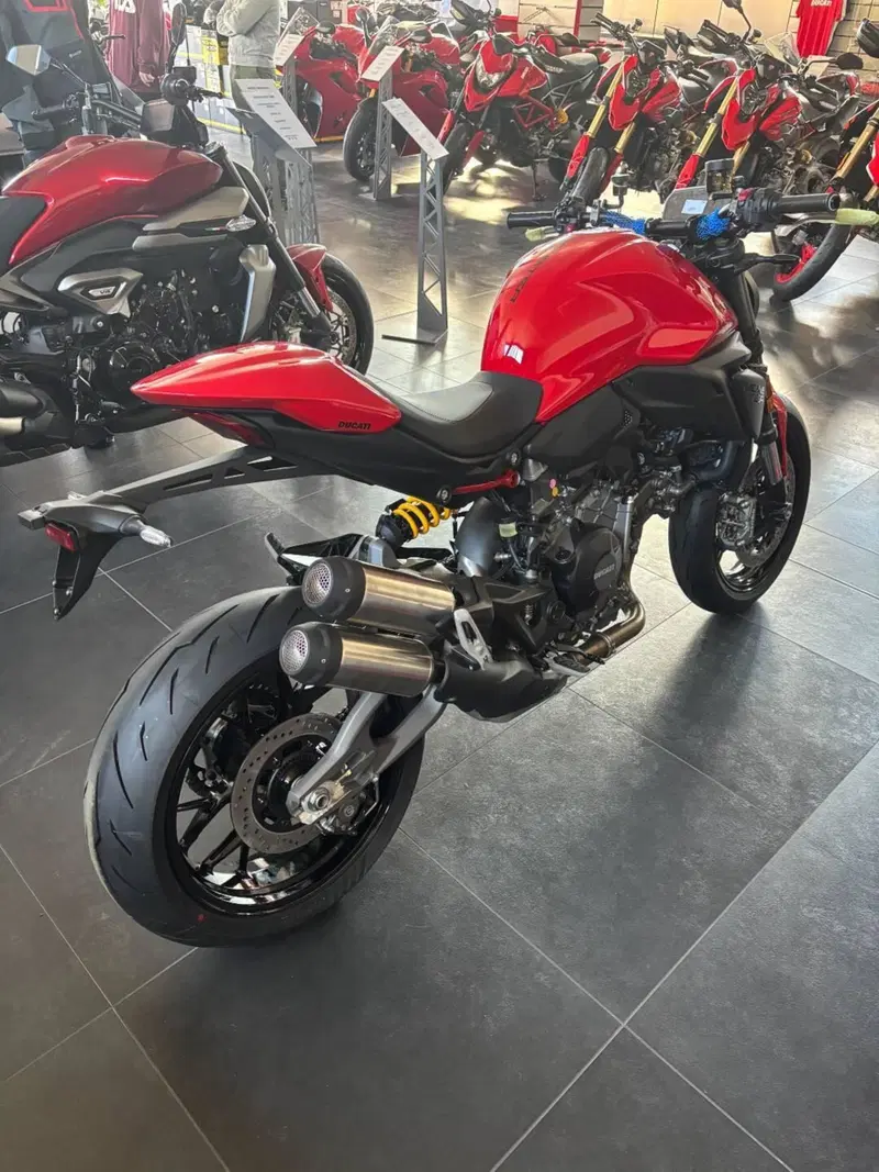 Ducati Monster 890 (2026) (2)