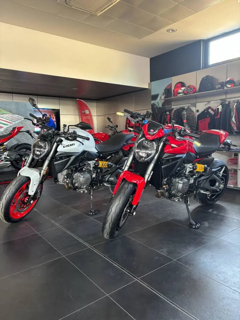 Ducati Monster 890 (2026) (4)