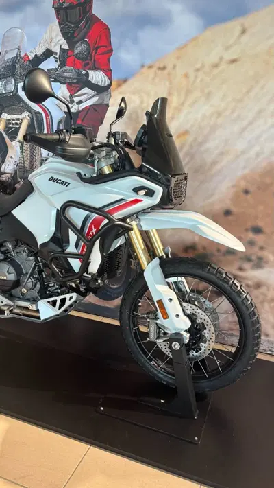 Ducati DesertX (2026) nuova