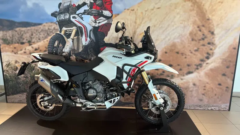 Ducati DesertX (2026) (2)