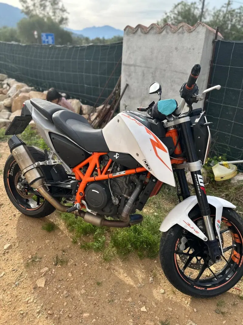KTM 690 Duke R (2010 - 15)