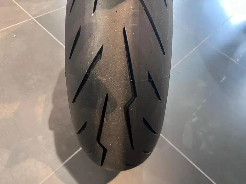 Ducati Panigale V2 S (2025 - 26) (9)