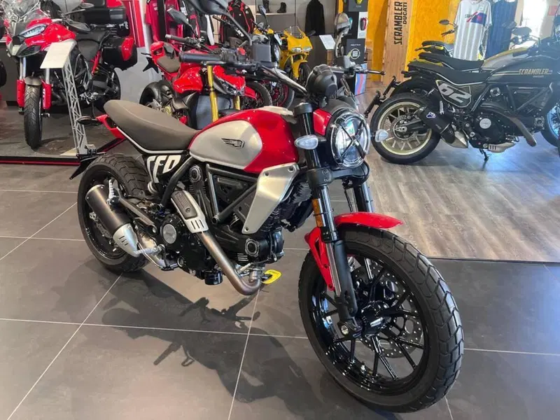 Ducati Scrambler 800 Icon (2025 - 26) (2)