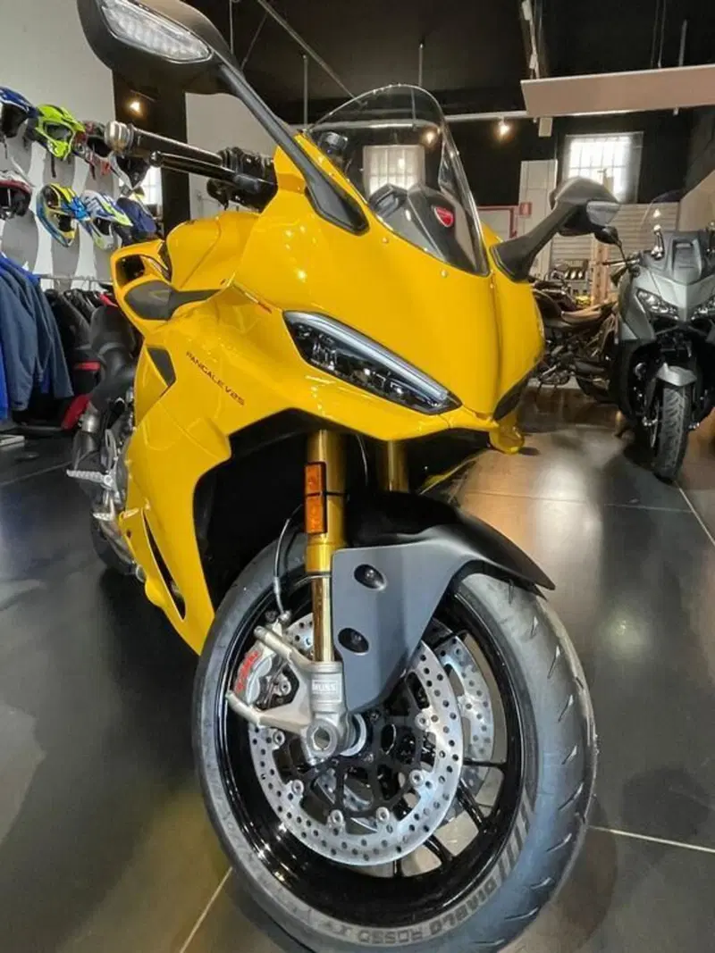 Ducati Panigale V2 S (2025 - 26) (2)