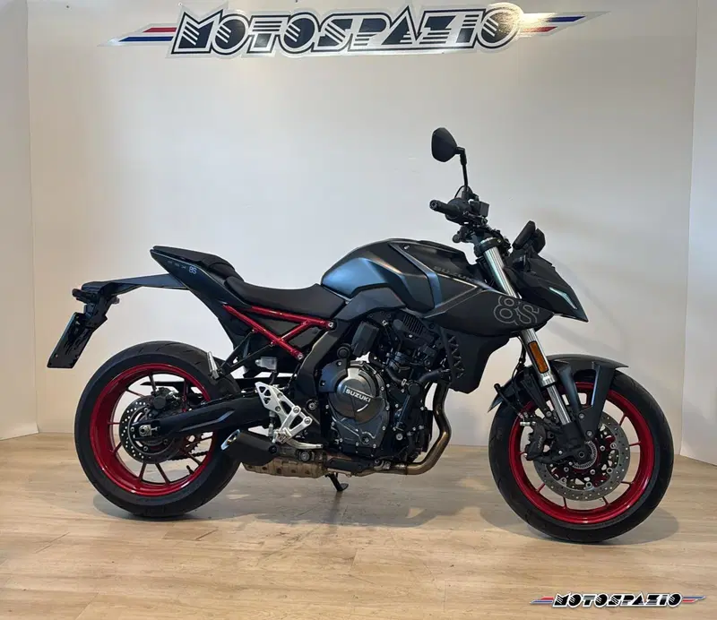 Suzuki GSX-8S (2025 - 26)