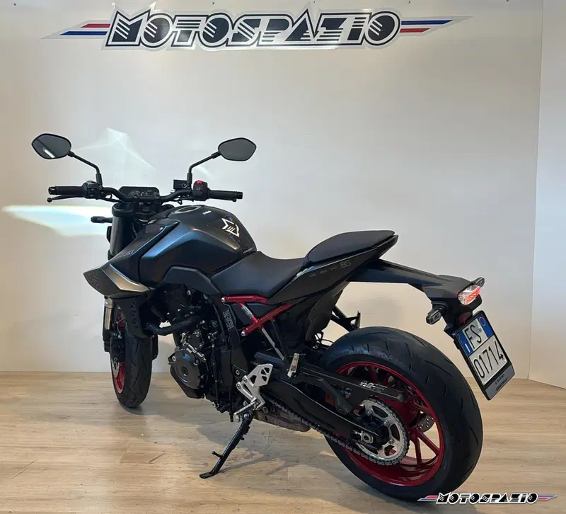 Suzuki GSX-8S (2025 - 26) (4)