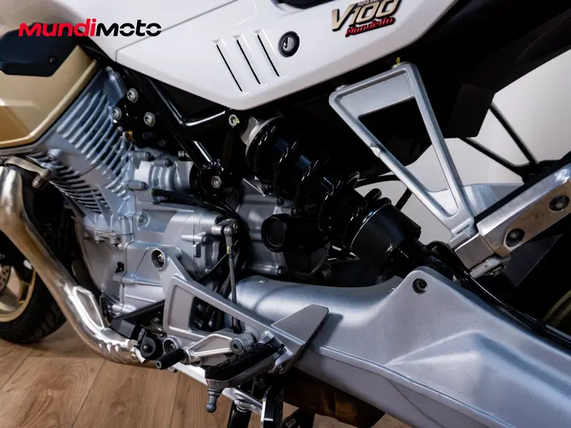 Moto Guzzi V100 Mandello (2022 - 24) (6)