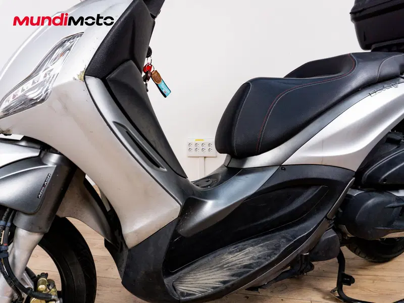 Piaggio Beverly 350 SportTouring ie ABS (2011 - 17) (7)