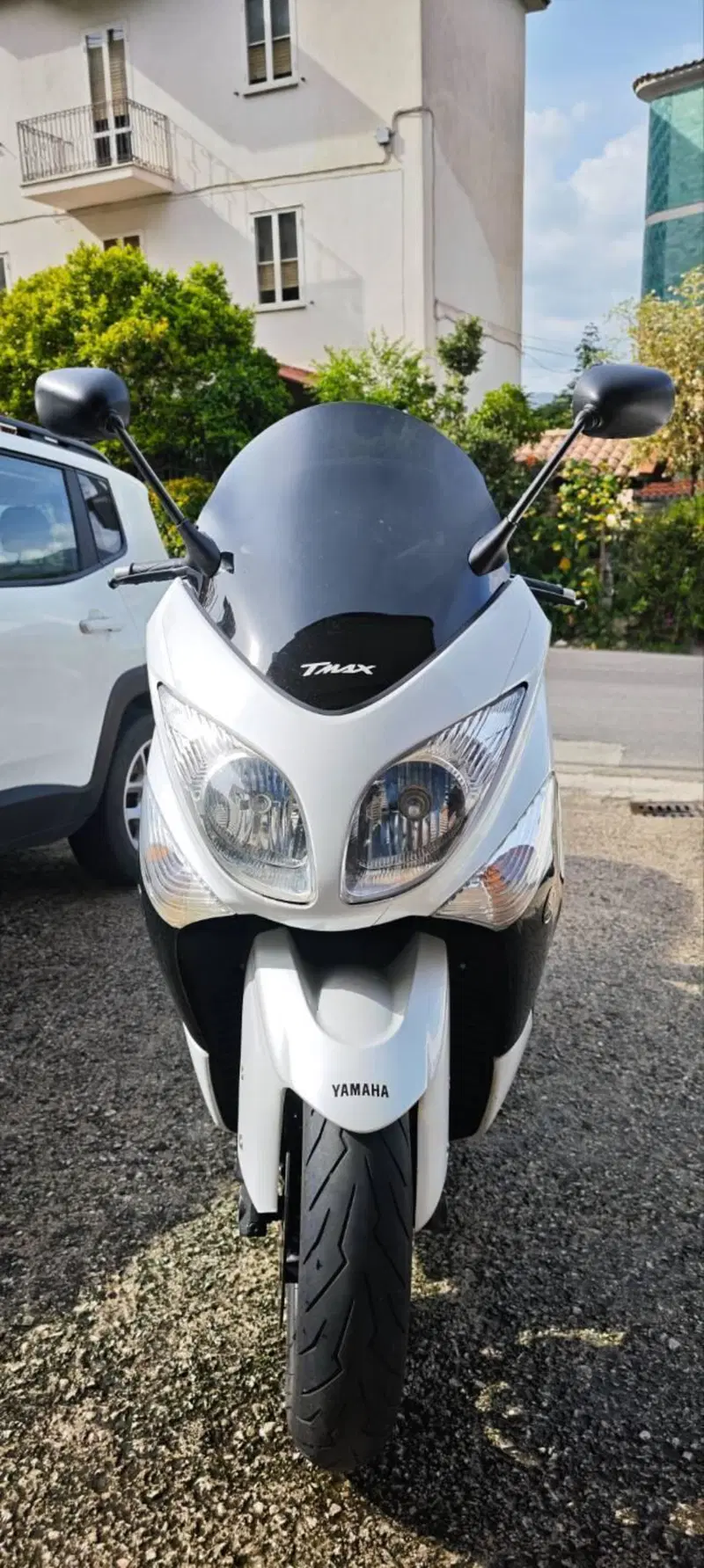 Yamaha T-Max 500 White Max (2010 - 11) (2)