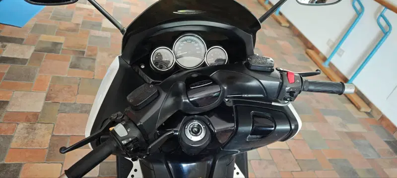 Yamaha T-Max 500 White Max (2010 - 11) (9)
