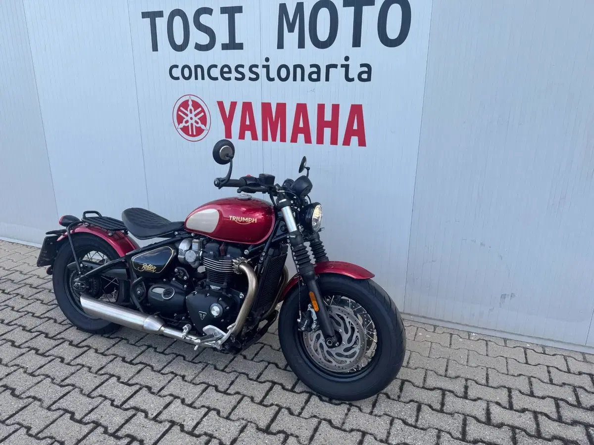 Triumph Bonneville Bobber 1200 (2021 - 25) (2)
