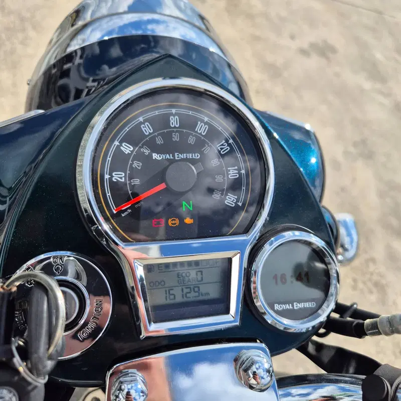Royal Enfield Classic 350 (2021 - 26) (8)