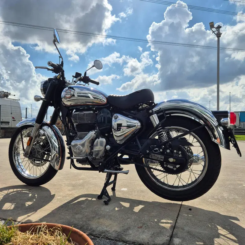 Royal Enfield Classic 350 (2021 - 26) (3)