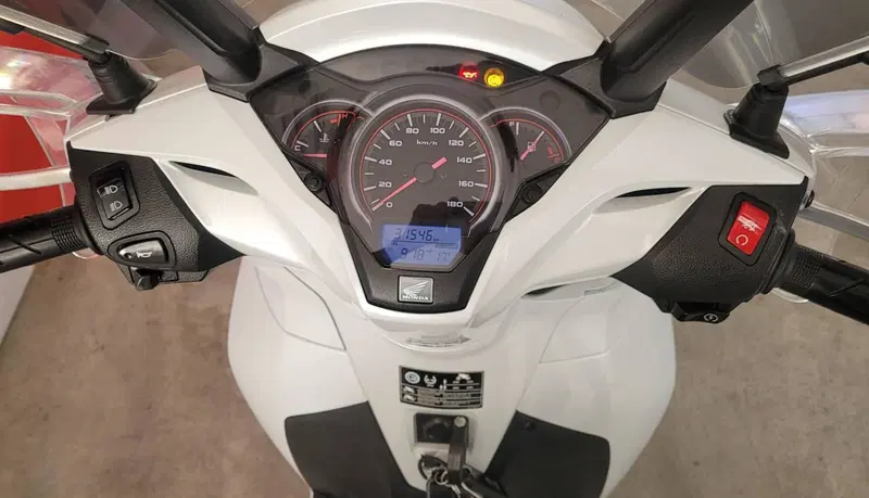Honda SH 300 i ABS (2016 - 20) (2)