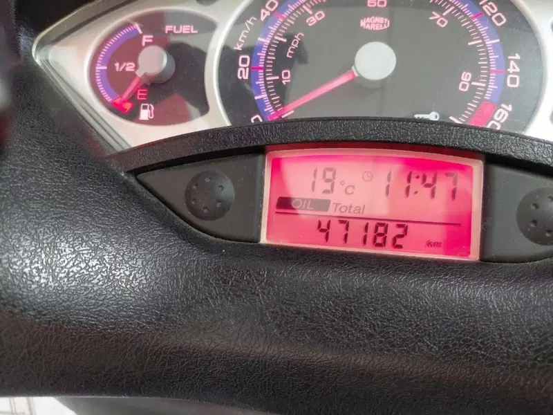 Yamaha X-Max 250 (2005 - 07) (2)