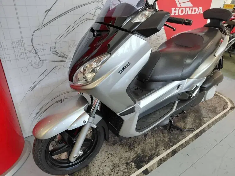 Yamaha X-Max 250 (2005 - 07) (3)