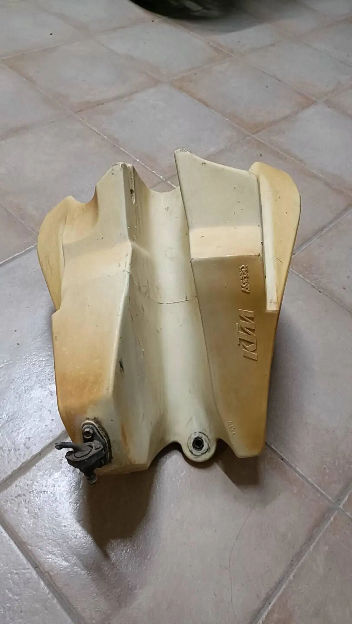 Serbatoio jumbo ktm 250 del 1985 Acerbis (2)