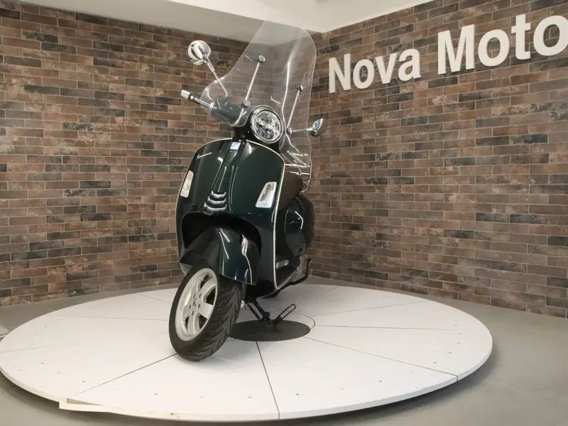 Vespa GTS 300 Hpe (2019) (3)