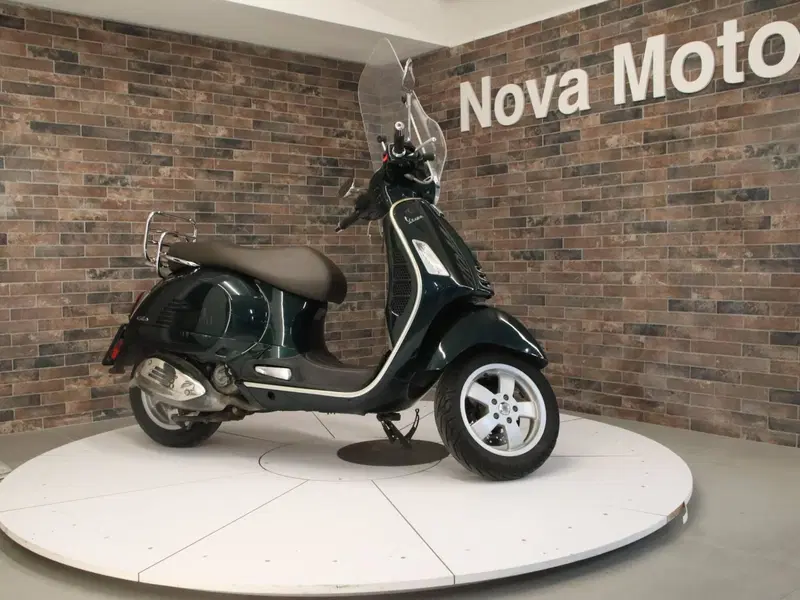 Vespa GTS 300 Hpe (2019) (8)
