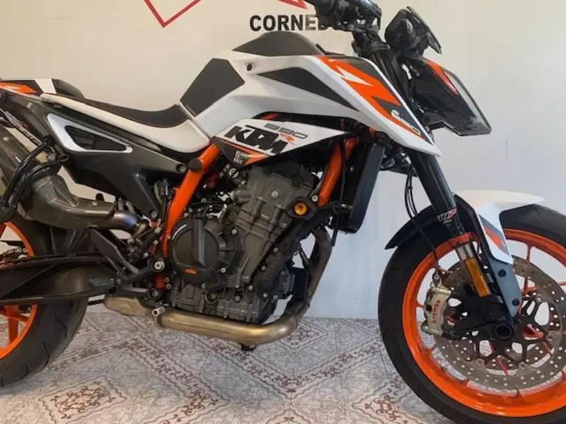 KTM 890 Duke R (2021) (2)
