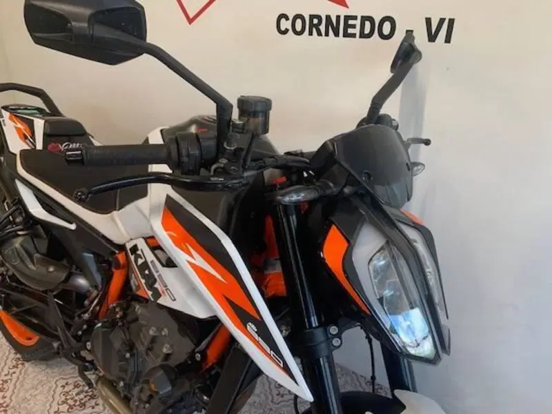 KTM 890 Duke R (2021) (6)