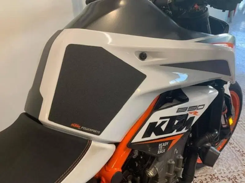 KTM 890 Duke R (2021) (8)