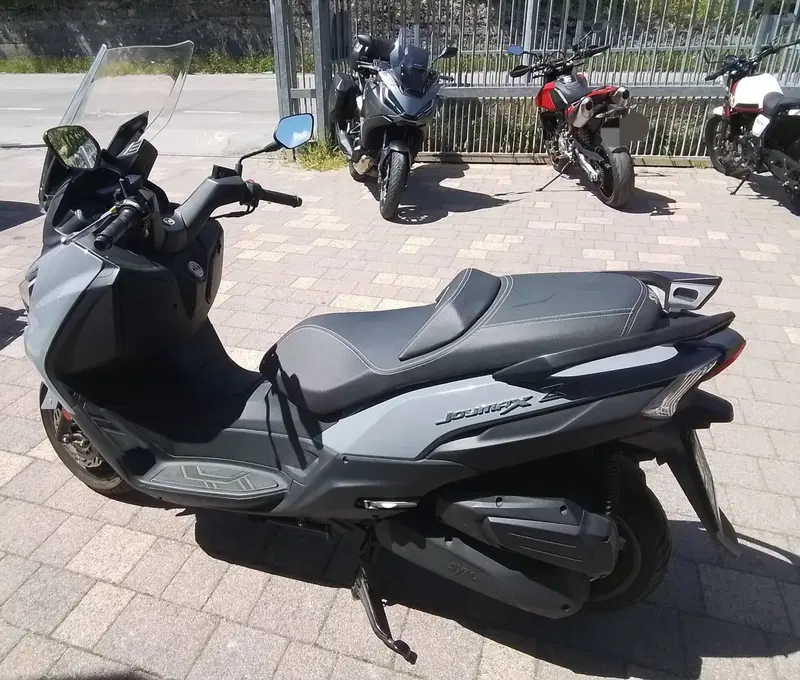 Sym Joymax 300 Z+ (2021 - 24) (14)