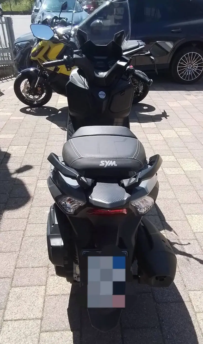 Sym Joymax 300 Z+ (2021 - 24) (15)