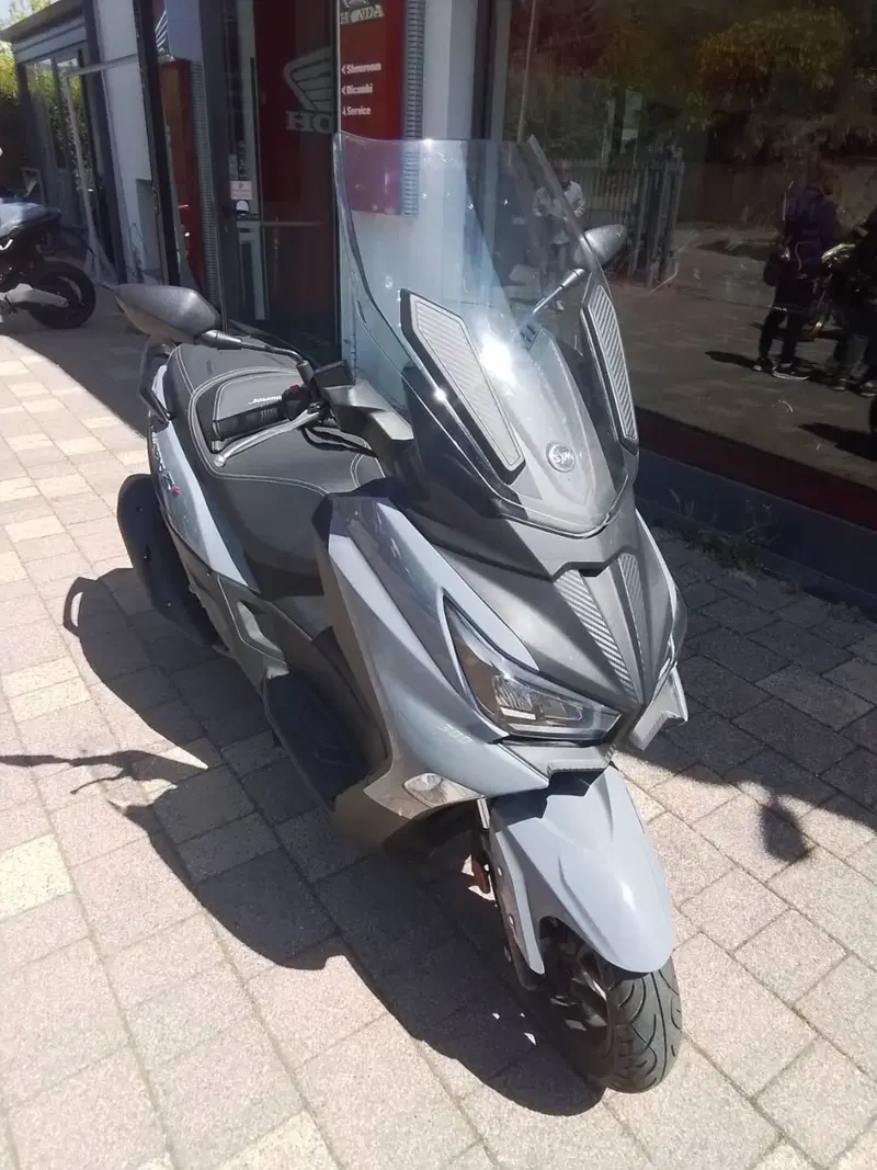Sym Joymax 300 Z+ (2021 - 24) (16)