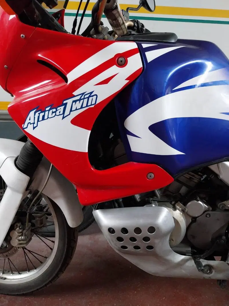 Honda Africa Twin XRV 750 (1996 - 02) (7)