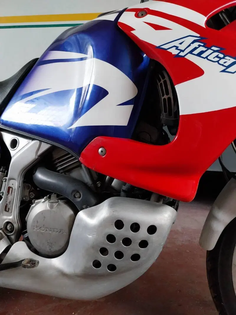 Honda Africa Twin XRV 750 (1996 - 02) (8)