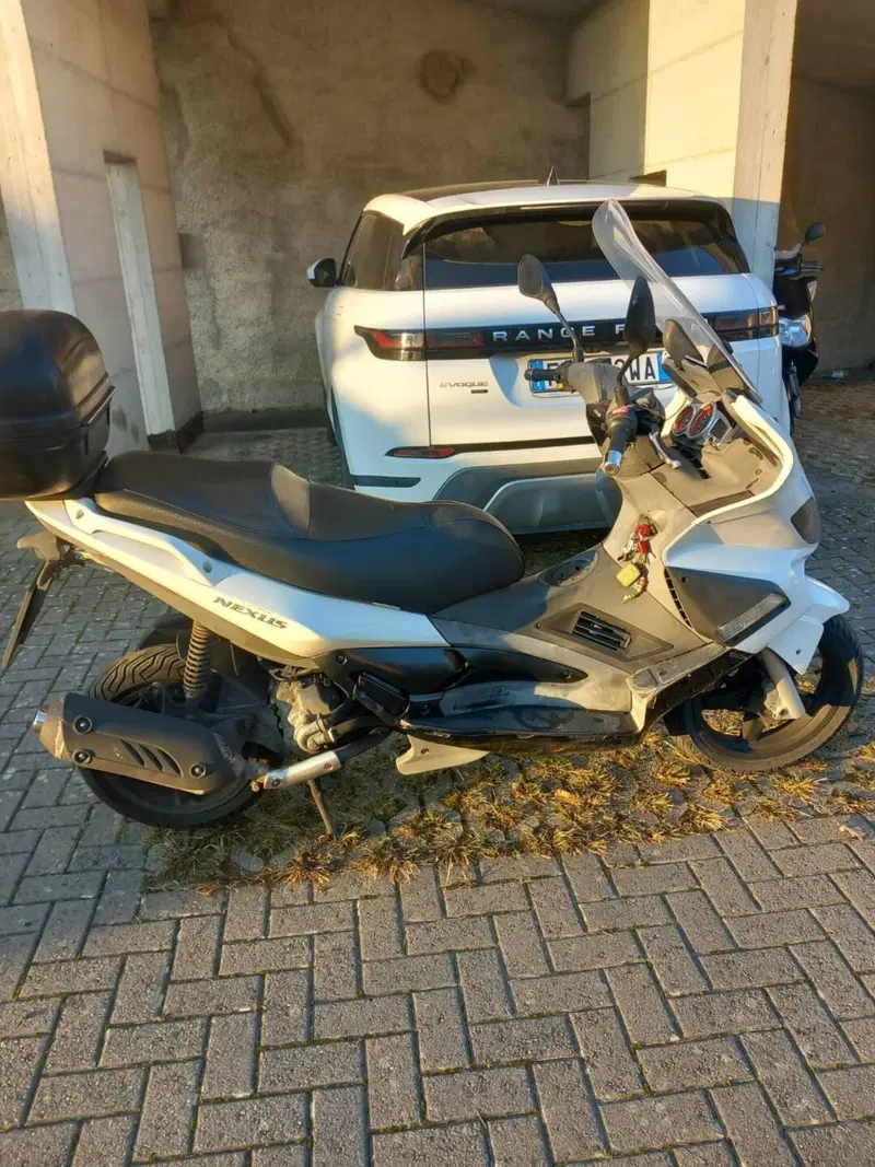 Gilera Nexus 300 (2007 - 13) (2)