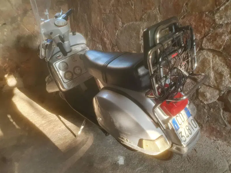 Piaggio Vespa 125 PX (4)