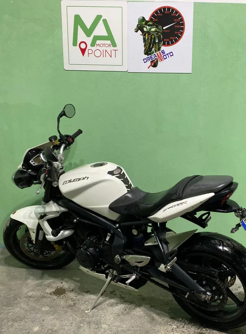 Triumph Street Triple R (2009 - 12) (2)